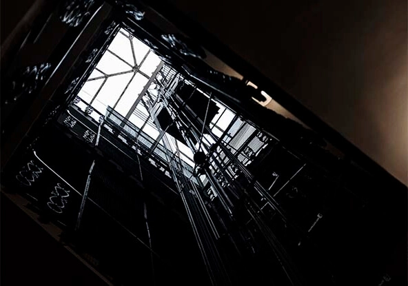 Bajo Tierra is the only escape room in Valencia played completely in the dark, and it’s also available in English.