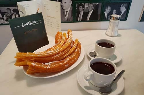 El chocolate con churros más emblemático de Madrid en Navidad