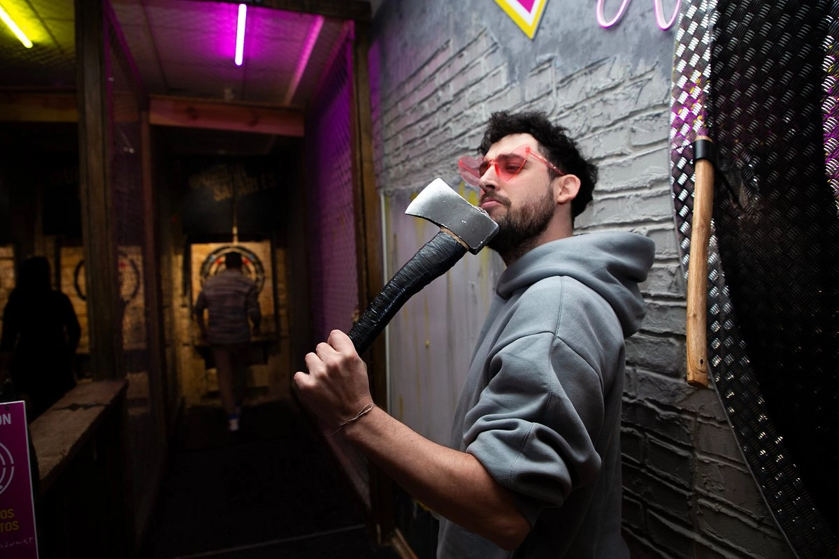 La mejor experiencia de tiro de hacha en como idea de regalo a tu pareja