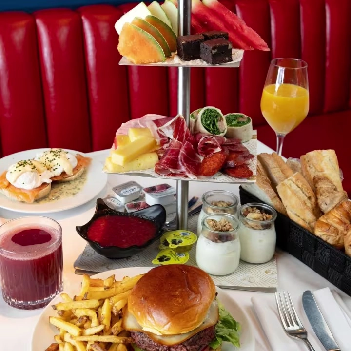 Un brunch en el Museo Chicote es una de esas ideas para el Día de la Madre capaces de sorprender.