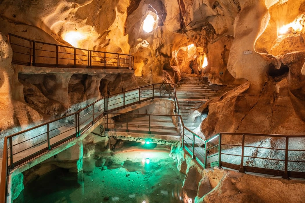 Excursión arqueológica en Málaga con niños.
