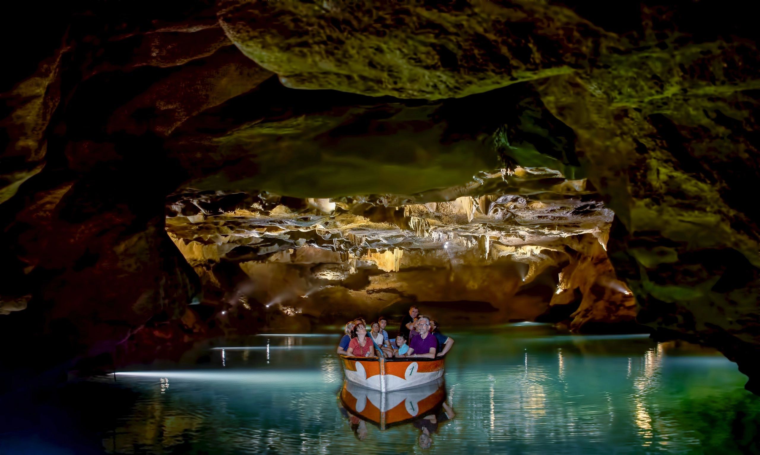 Things to do in Valencia Spain - Underground boat trip