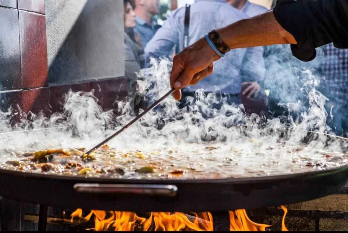 Taller de paella y degustación, una experiencia gastronómica tradicional en Valencia ideal para Semana Santa 2026.
