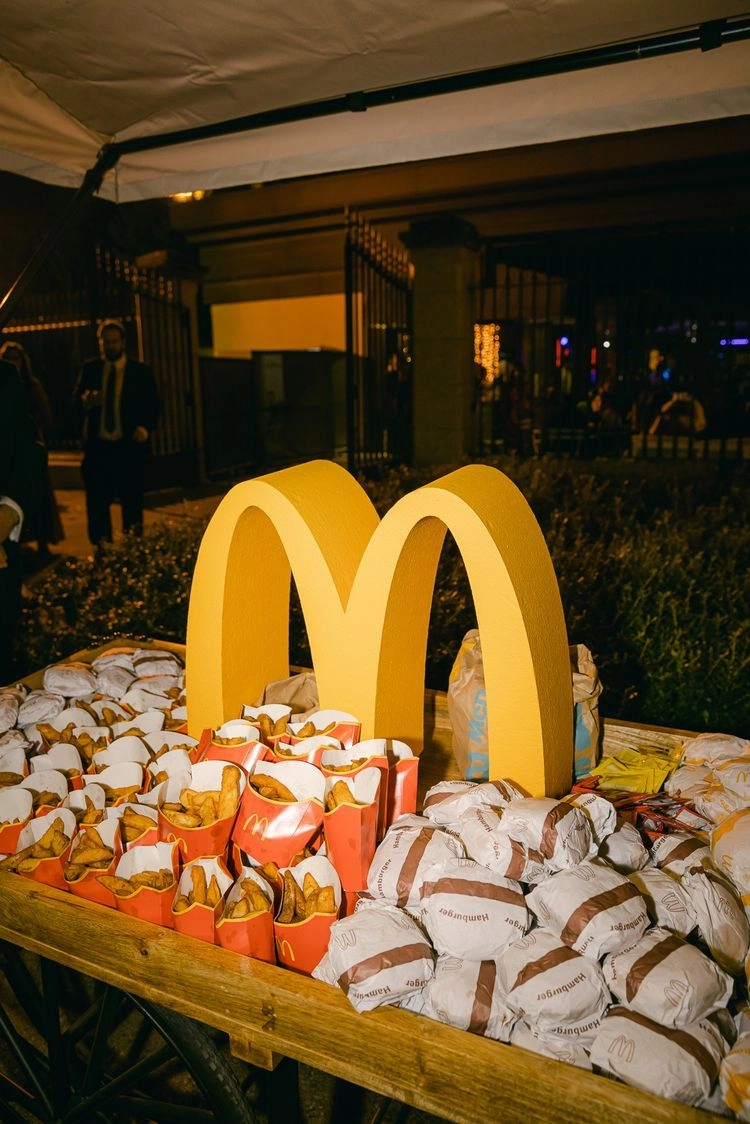 McDonalds en mitad de la fiesta en tu boda