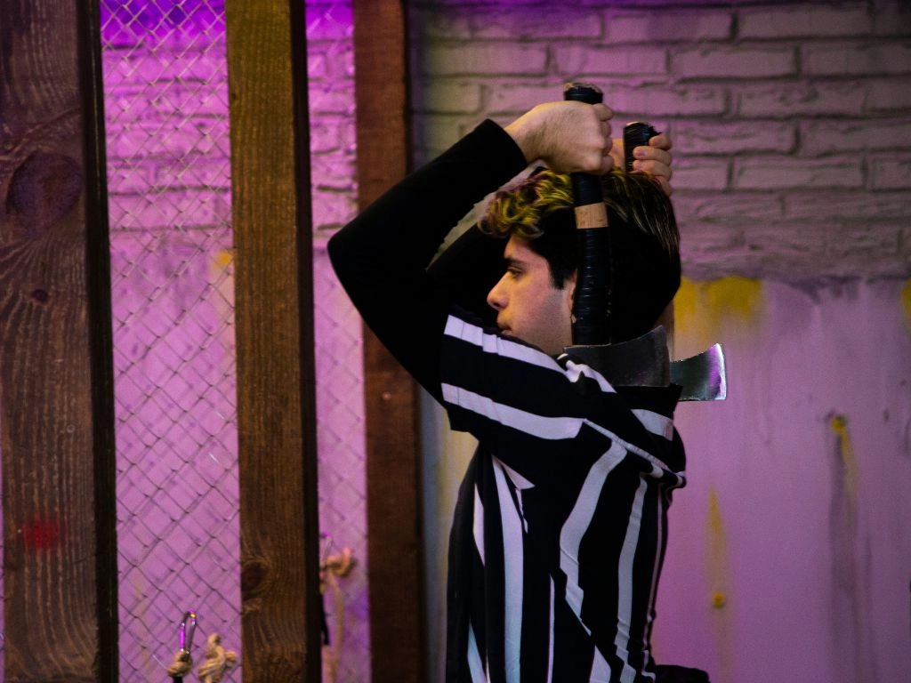 Planes originales en Madrid con Adolescentes - La mejor experiencia de tiro de hacha en la ciudad