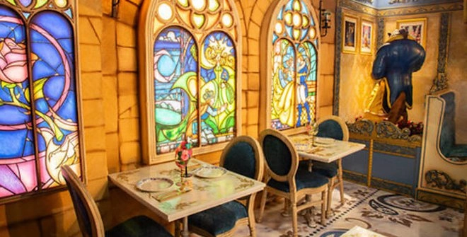 Restaurante temático inspirado en Disney con niños en Madrid