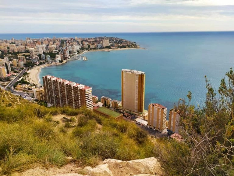 Plan con vistas al mar Mediterráneo: un pic nic con los niños en la Serra Grossa de Alicante