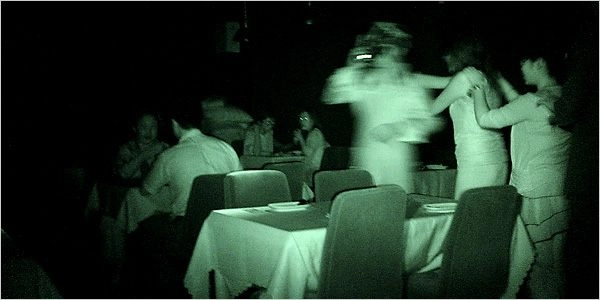 Regala una cena totalmente a oscuras y vive una experiencia diferente en Madrid