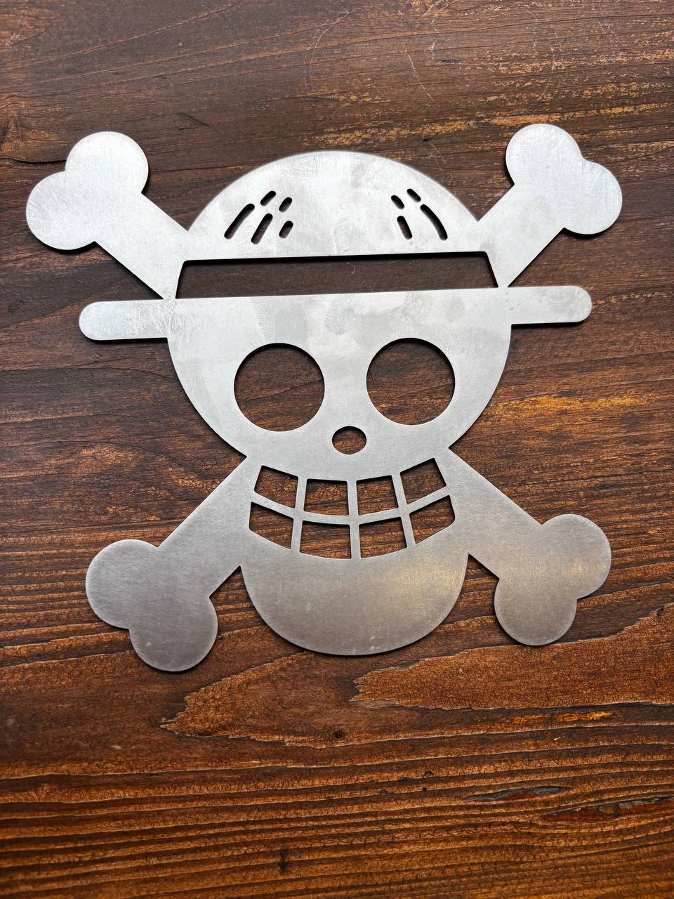 Urban Safari tiene la mayor colección de juguetes arrojadizos y hachas de Madrid